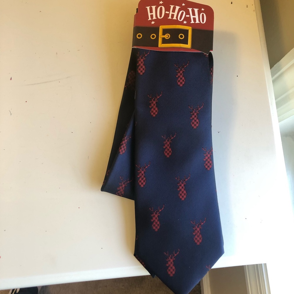 NWT Men’s Tie with Deer Pattern Christmas